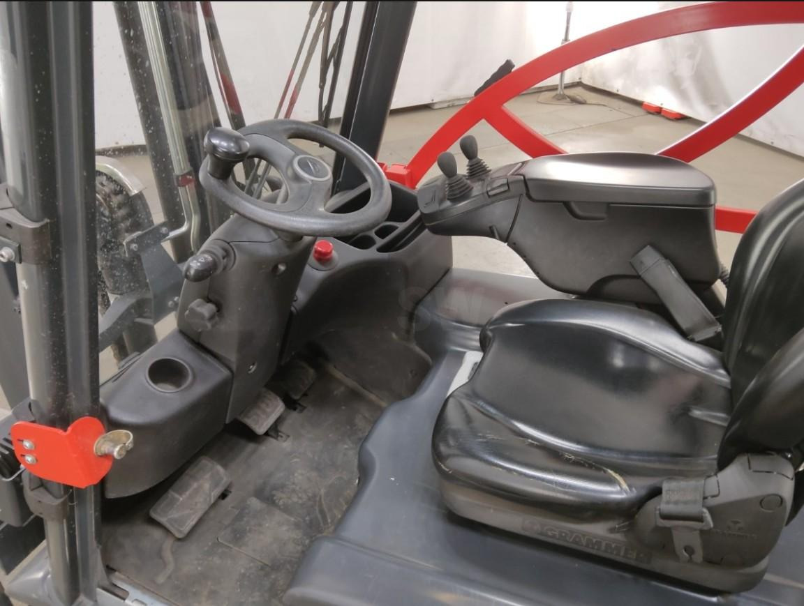 Fenwick E16 - Electric forklift: picture 3 Fenwick E16 - Electric forklift: picture 3