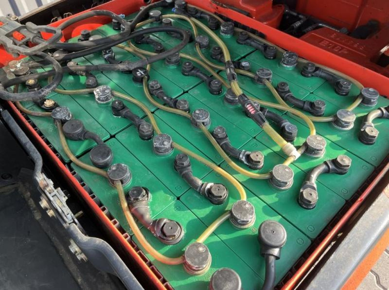 Fenwick E16P 02 - Electric forklift: picture 5 Fenwick E16P 02 - Electric forklift: picture 5