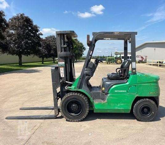 Mitsubishi Chariot élévateur diesel FD30N fenwick - Diesel forklift: picture 1 Mitsubishi Chariot élévateur diesel FD30N fenwick - Diesel forklift: picture 1
