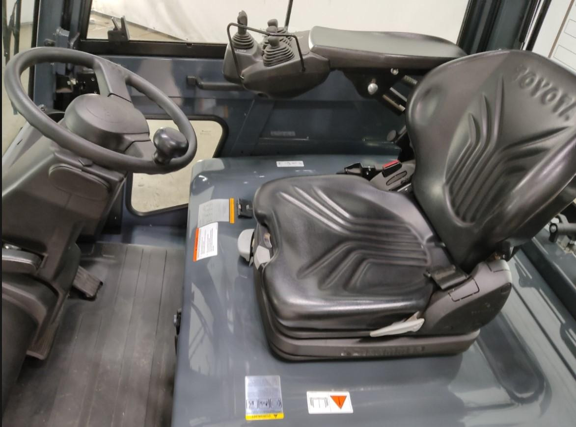 Toyota - Electric forklift: picture 3 Toyota - Electric forklift: picture 3