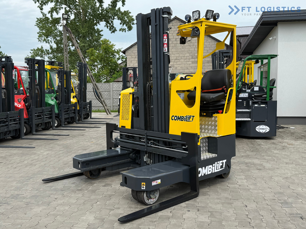 COMBILIFT MR / ELECTRIC / TRIPLEX – 6000MM / FULL FREE LIFT / WIDE POSITIONER / FORK SIDESHIFT / ONLY 1400 HOURS / LIKE NEW - 4-way reach truck: picture 1 COMBILIFT MR / ELECTRIC / TRIPLEX – 6000MM / FULL FREE LIFT / WIDE POSITIONER / FORK SIDESHIFT / ONLY 1400 HOURS / LIKE NEW - 4-way reach truck: picture 1