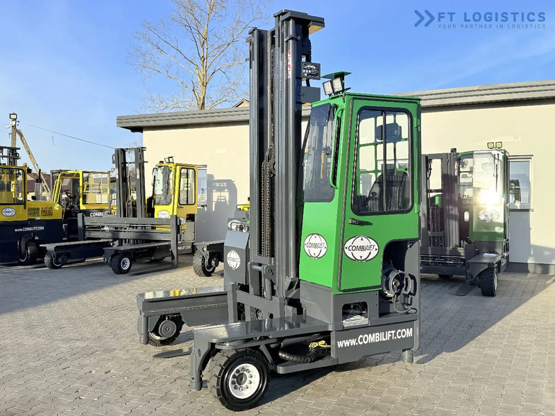 Combilift C4000 / GAS / TRIPLEX - 6900MM / FREE-LIFT / FULL CABIN C4000 / GAS / TRIPLEX - 6900MM / FREE-LIFT / FULL CABIN - 4-way reach truck: picture 2 Combilift C4000 / GAS / TRIPLEX - 6900MM / FREE-LIFT / FULL CABIN C4000 / GAS / TRIPLEX - 6900MM / FREE-LIFT / FULL CABIN - 4-way reach truck: picture 2