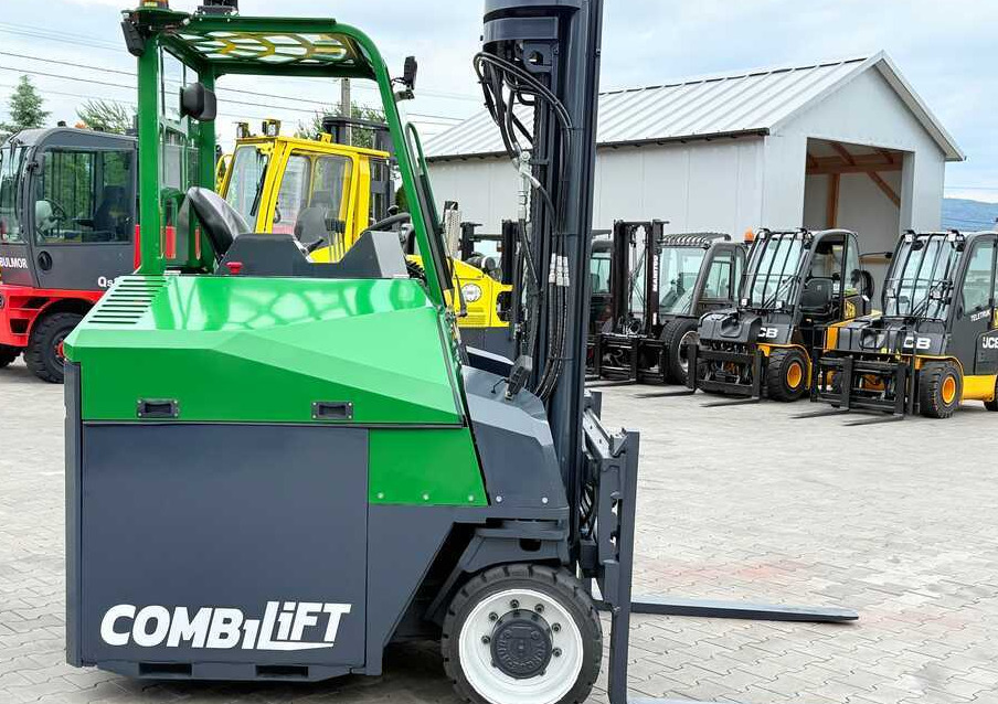 Combilift CBE4000 / TRIPLEX / 5200 / FREE-LIFT - 4-way reach truck: picture 3 Combilift CBE4000 / TRIPLEX / 5200 / FREE-LIFT - 4-way reach truck: picture 3