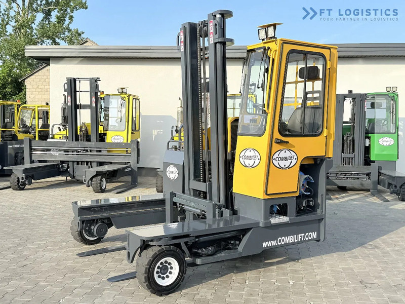 Combilift Combilift FOUR-WAY MULTIDIRECTIONAL FORKLIFT C4000 / GAS / DUPLEX 4500MM / ONLY 6604 HOURS / SIDE SHIFT / FULL CABIN / PERFECT C - 4-way reach truck: picture 2 Combilift Combilift FOUR-WAY MULTIDIRECTIONAL FORKLIFT C4000 / GAS / DUPLEX 4500MM / ONLY 6604 HOURS / SIDE SHIFT / FULL CABIN / PERFECT C - 4-way reach truck: picture 2