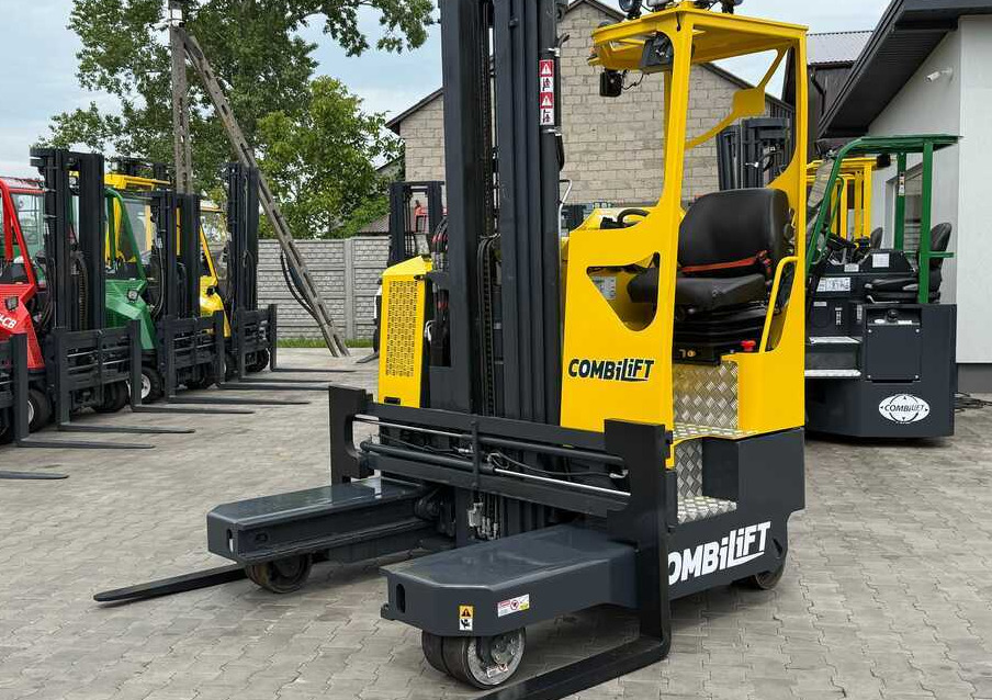 Combilift MR / ELECTRIC / TRIPLEX – 6000MM / FULL FREE LIFT / WIDE POSITIONER / FORK SIDESHIFT / ONLY 1400 HOURS / LIKE NEW - 4-way reach truck: picture 1 Combilift MR / ELECTRIC / TRIPLEX – 6000MM / FULL FREE LIFT / WIDE POSITIONER / FORK SIDESHIFT / ONLY 1400 HOURS / LIKE NEW - 4-way reach truck: picture 1