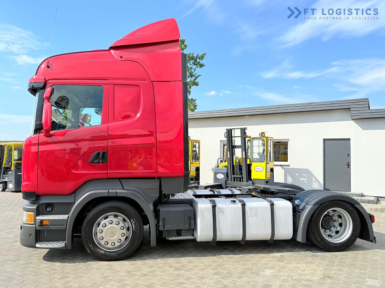 SCANIA R450 / LOW-DECK / RETARDER / 1200L FUEL TANKS / TWO BEDS / 80% TYRES / FRIDGE / PARKING AIR CONDITIONING / WEBASTO / EXCELLENT CONDITION - Tractor unit: picture 4 SCANIA R450 / LOW-DECK / RETARDER / 1200L FUEL TANKS / TWO BEDS / 80% TYRES / FRIDGE / PARKING AIR CONDITIONING / WEBASTO / EXCELLENT CONDITION - Tractor unit: picture 4