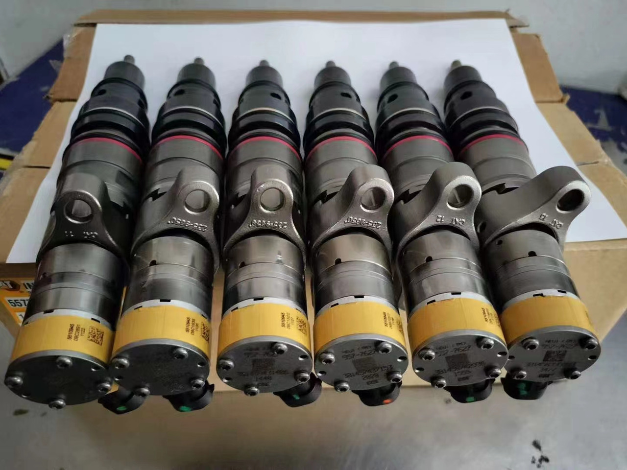 CATERPILLAR 557-7627 - Injector for Excavator: picture 5 CATERPILLAR 557-7627 - Injector for Excavator: picture 5