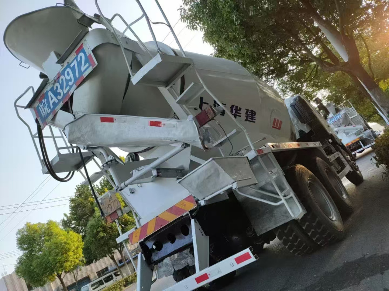 HINO 700 - Tanker truck: picture 4 HINO 700 - Tanker truck: picture 4