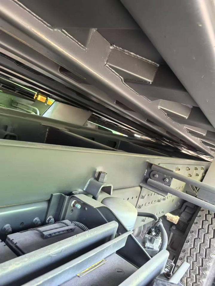 HOWO HOWO 6*6 dump truck - Tipper: picture 4 HOWO HOWO 6*6 dump truck - Tipper: picture 4