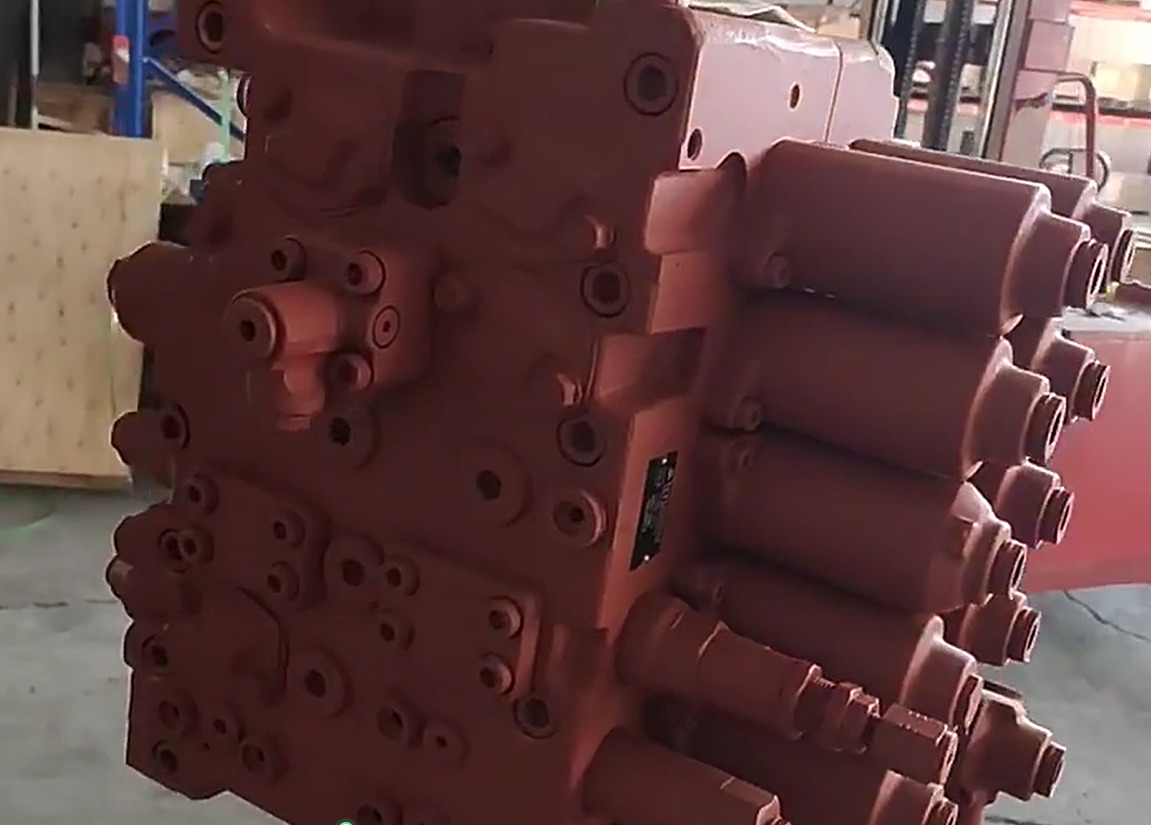 HYUNDAI R210-7 31Q6-16113 31Q6-16111 - Hydraulic valve for Excavator: picture 3 HYUNDAI R210-7 31Q6-16113 31Q6-16111 - Hydraulic valve for Excavator: picture 3