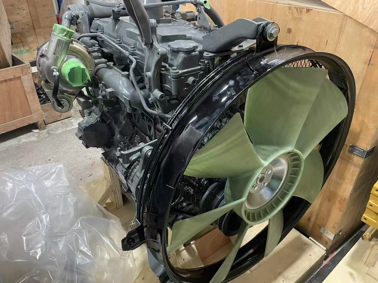 ISUZU 4HK1 - Engine for Construction machinery: picture 3 ISUZU 4HK1 - Engine for Construction machinery: picture 3
