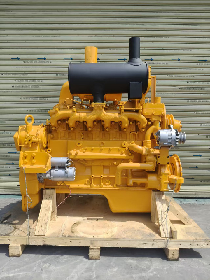 KOMATSU 6D125E-1 - Engine for Bulldozer: picture 2 KOMATSU 6D125E-1 - Engine for Bulldozer: picture 2
