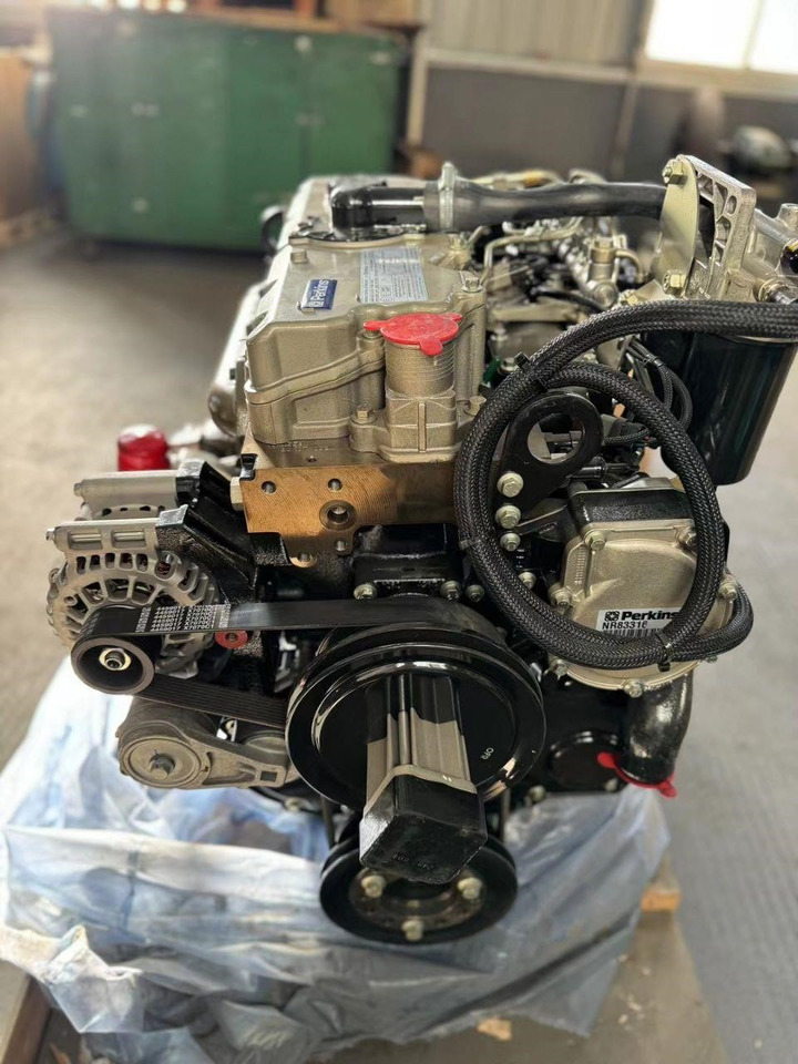 PERKINS 1104D-44TA - Engine for Excavator: picture 4 PERKINS 1104D-44TA - Engine for Excavator: picture 4