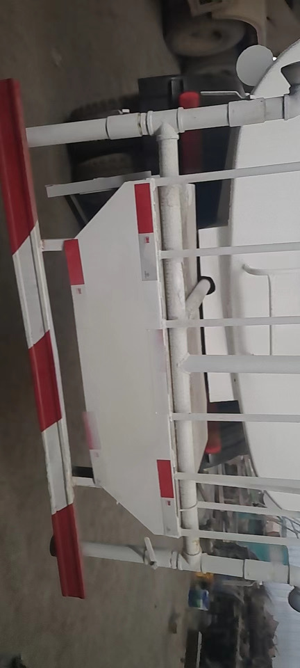 SINOTRUK 20 cubic meters tank - Tanker truck: picture 4 SINOTRUK 20 cubic meters tank - Tanker truck: picture 4