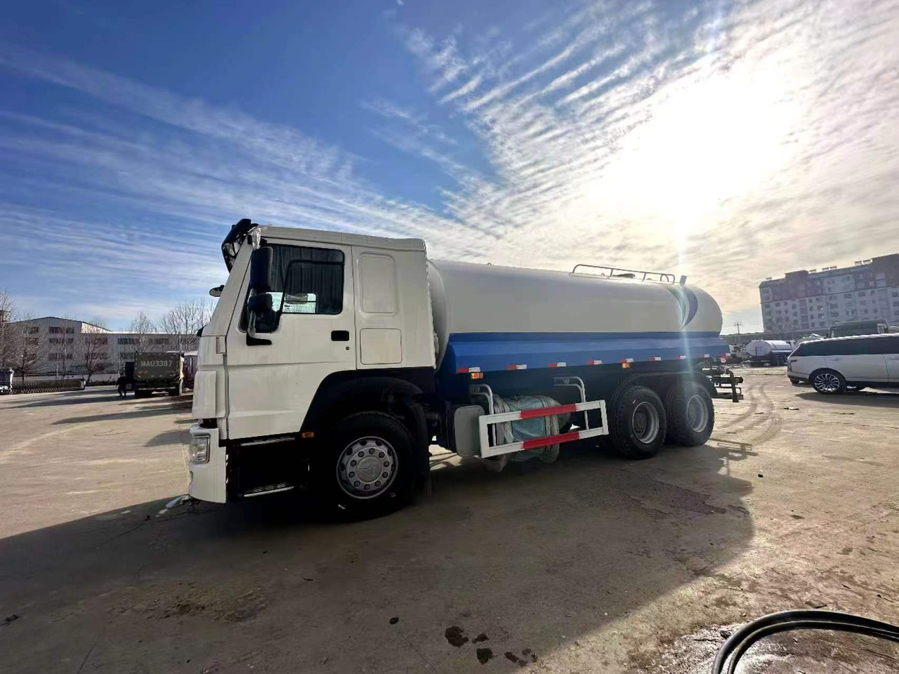 SINOTRUK 20 cubic meters tanker - Tanker truck: picture 4 SINOTRUK 20 cubic meters tanker - Tanker truck: picture 4