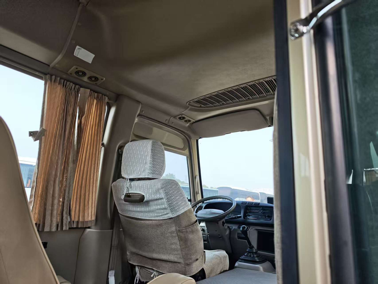 TOYOTA COASTER 23 seats - Coach: picture 4 TOYOTA COASTER 23 seats - Coach: picture 4