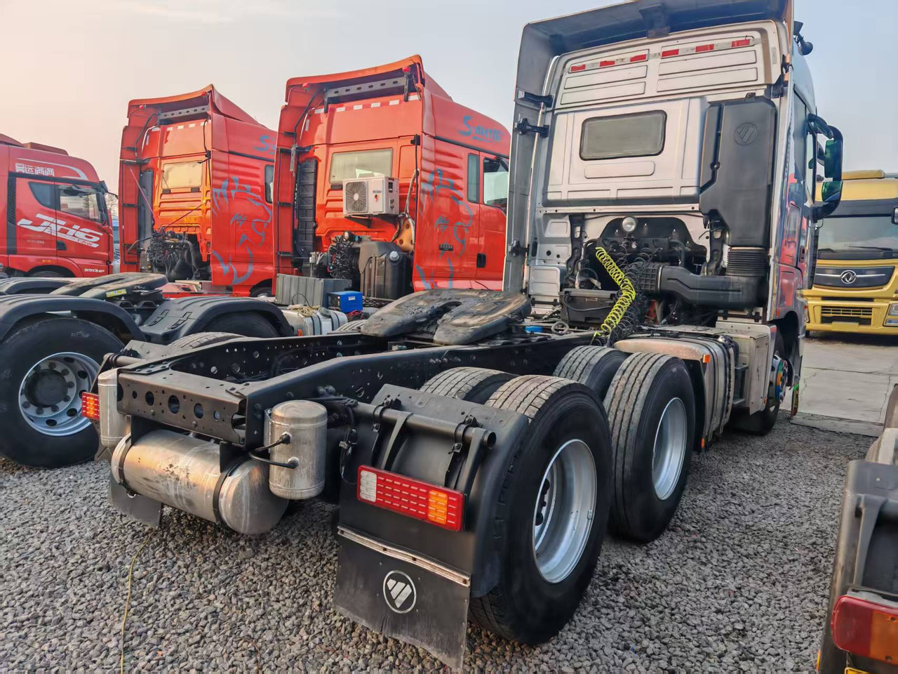 AUMAN 560HP - Tractor unit: picture 4 AUMAN 560HP - Tractor unit: picture 4