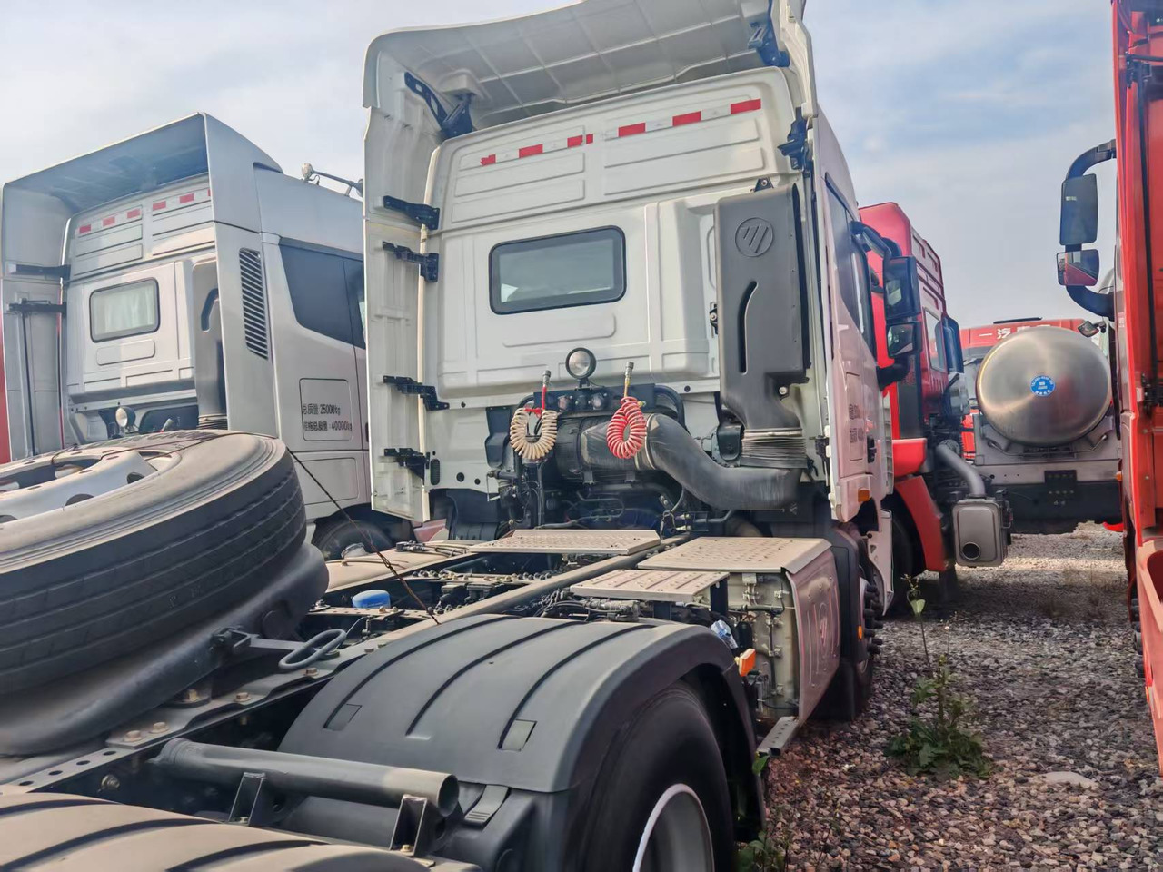 Auman 6×4 - Tractor unit: picture 5 Auman 6×4 - Tractor unit: picture 5