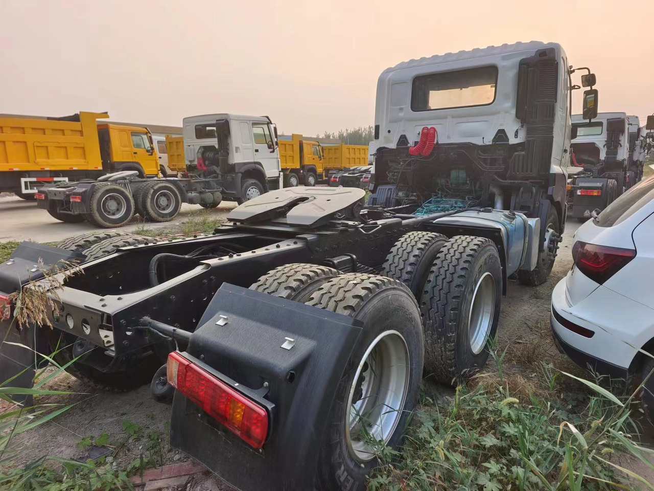 HINO HINO 700 - Tractor unit: picture 2 HINO HINO 700 - Tractor unit: picture 2