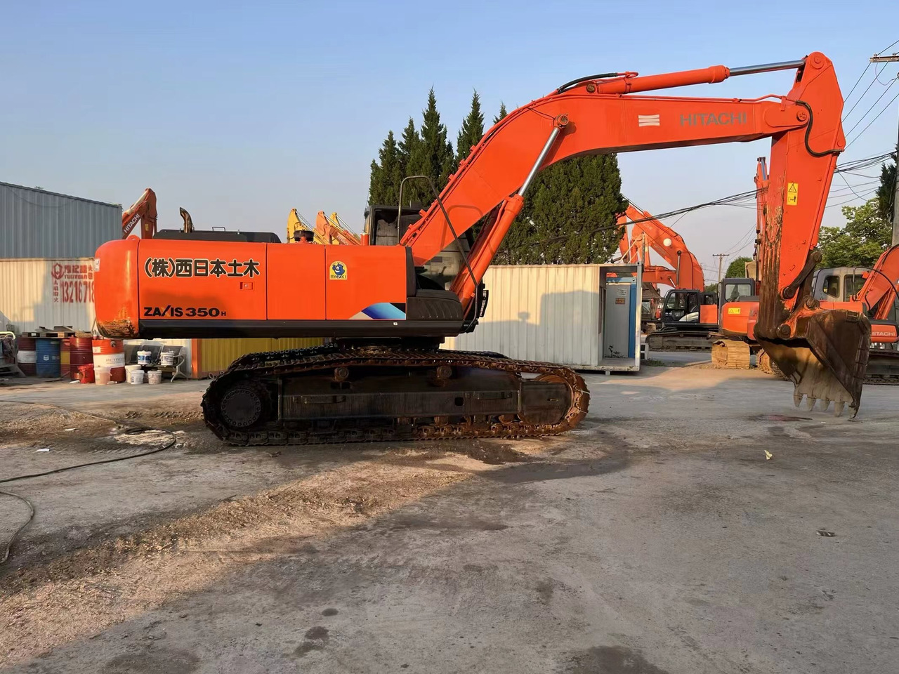 CRAWLER EXCAVATOR Original Japan Hitachi ZX350 Excavator Hitachi Excavator in Low Price for Hot Sale - Crawler excavator: picture 1 CRAWLER EXCAVATOR Original Japan Hitachi ZX350 Excavator Hitachi Excavator in Low Price for Hot Sale - Crawler excavator: picture 1