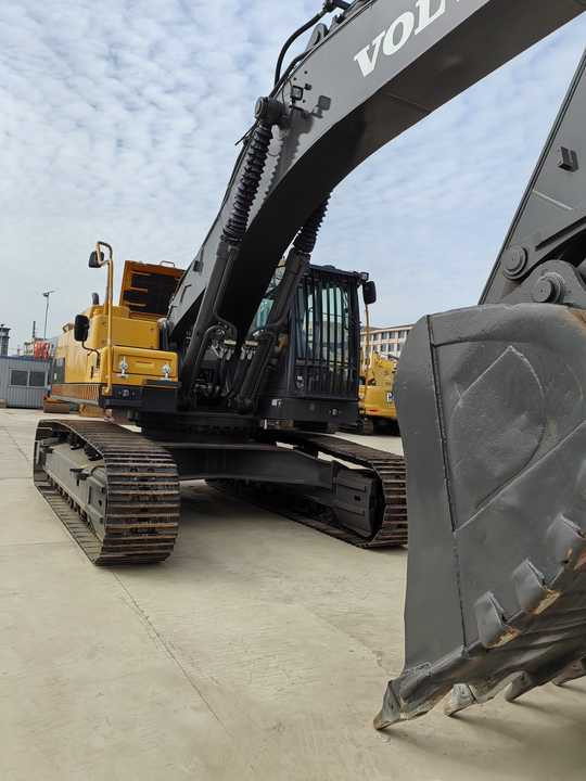 Good Condition VOLVO EC480DL Excavator Low Price Large Hydraulic Crawler Excavator volvo 480dl for Sale - Crawler excavator: picture 4 Good Condition VOLVO EC480DL Excavator Low Price Large Hydraulic Crawler Excavator volvo 480dl for Sale - Crawler excavator: picture 4