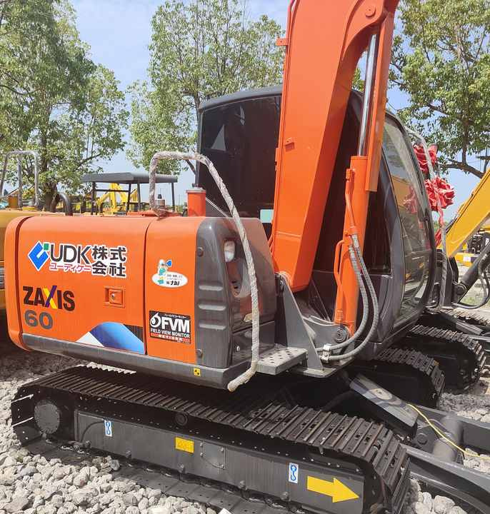 Original Japan Hitachi ZX60 Excavator Hitachi Excavator in Low Price for Hot Sale - Crawler excavator: picture 2 Original Japan Hitachi ZX60 Excavator Hitachi Excavator in Low Price for Hot Sale - Crawler excavator: picture 2