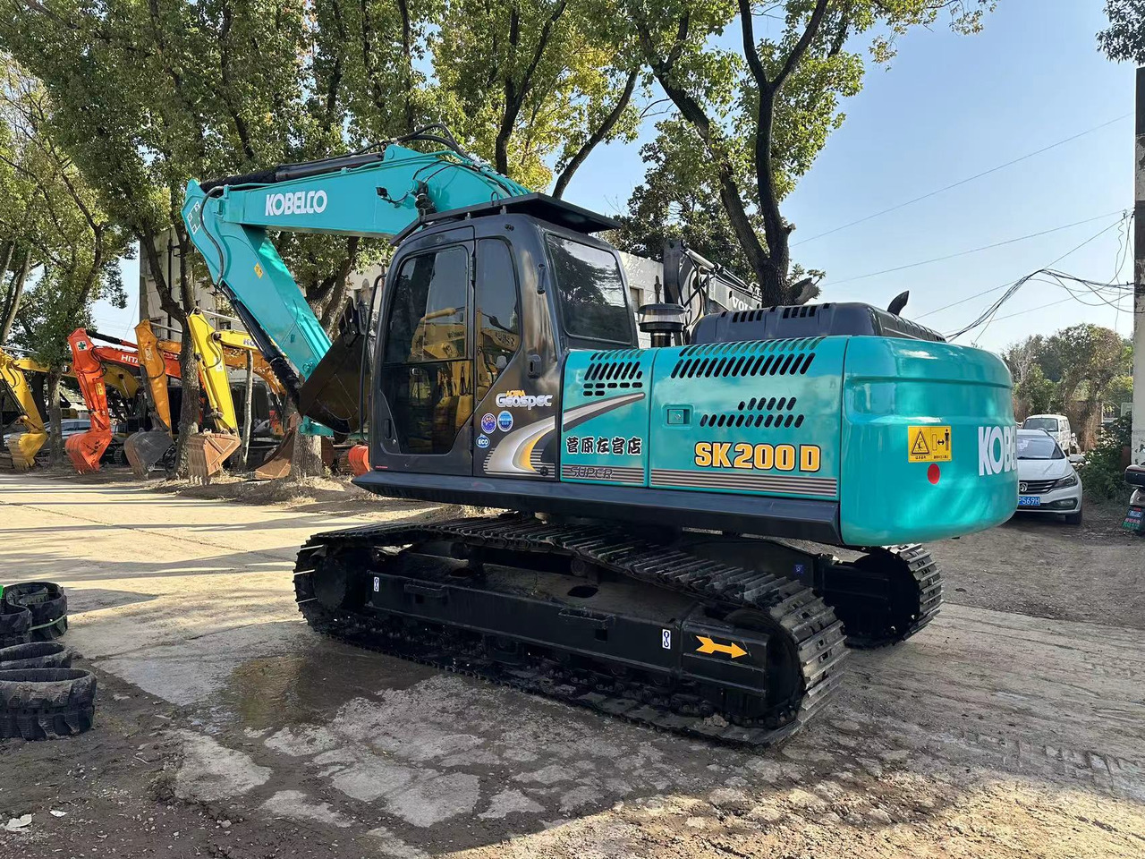 Second-hand High Quality Big Excavator KOBELCO SK200D - Crawler excavator: picture 1 Second-hand High Quality Big Excavator KOBELCO SK200D - Crawler excavator: picture 1
