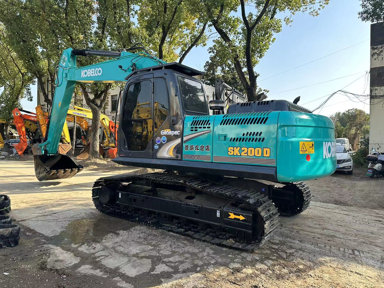 Second-hand High Quality Big Excavator KOBELCO SK200D - Crawler excavator: picture 4 Second-hand High Quality Big Excavator KOBELCO SK200D - Crawler excavator: picture 4