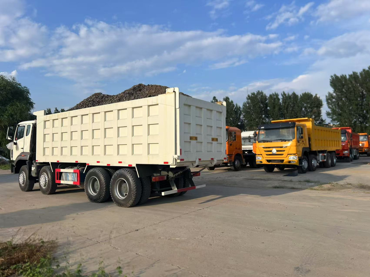 HOWO Used Dump Truck8*4 6*4 - Truck: picture 2 HOWO Used Dump Truck8*4 6*4 - Truck: picture 2