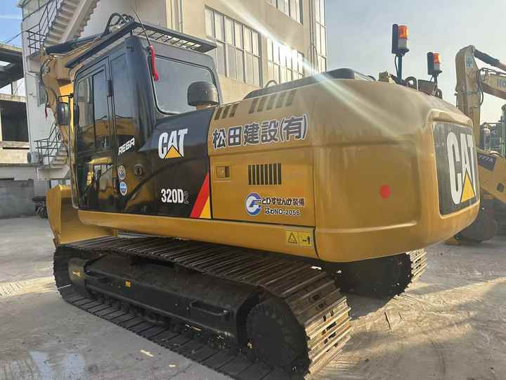 Used Caterpillar 320D Crawler Excavator in High QualityWaiting for Sale - Crawler excavator: picture 2 Used Caterpillar 320D Crawler Excavator in High QualityWaiting for Sale - Crawler excavator: picture 2