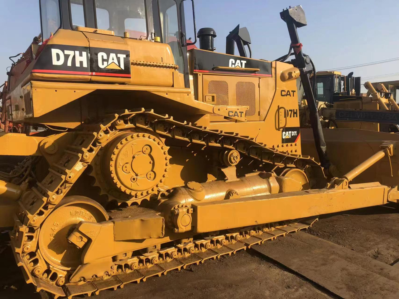 Used Caterpillar Cat D7H Dozer, Second Hand Cat D7H Bulldozer With Stong Blade - Bulldozer: picture 3 Used Caterpillar Cat D7H Dozer, Second Hand Cat D7H Bulldozer With Stong Blade - Bulldozer: picture 3