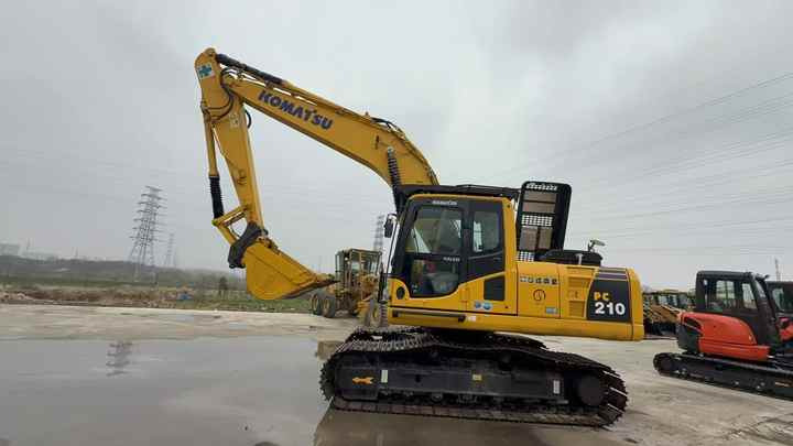 Used Good Quality Japan Original PC210-8 in Good Condition PC210-8 Komatsu - Crawler excavator: picture 5 Used Good Quality Japan Original PC210-8 in Good Condition PC210-8 Komatsu - Crawler excavator: picture 5
