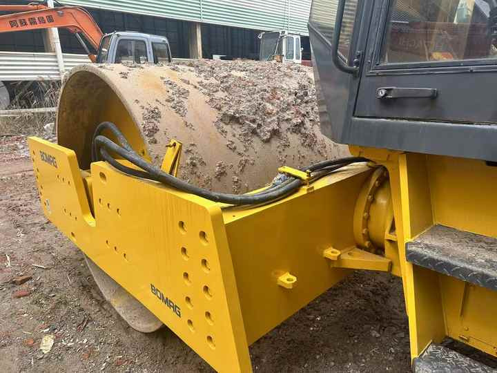 Compactor Used Heavy Construction Equipment BW217D Second Hand Road Rollers Used Machine Hot Sale: picture 6
