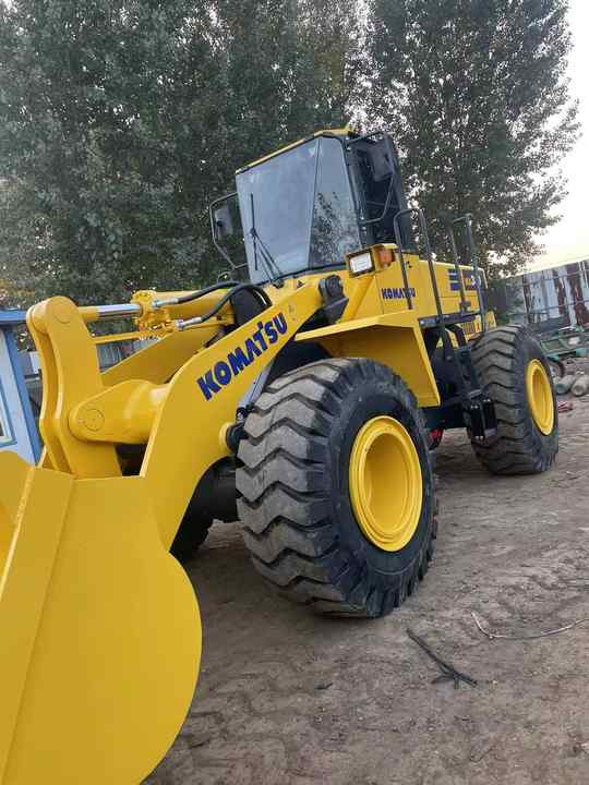 Leasing of  Used Komatsu WA380-3 Front Loader in Very Good Condition Strong Power komatsu 380 Wheel Loader Low Price Hot Sale Used Komatsu WA380-3 Front Loader in Very Good Condition Strong Power komatsu 380 Wheel Loader Low Price Hot Sale: picture 6