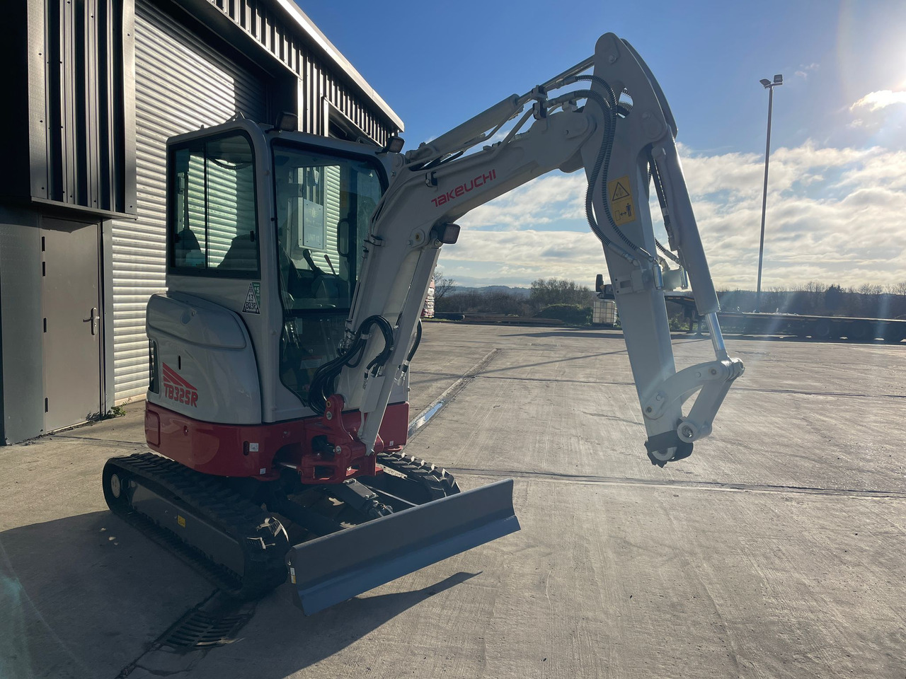 TAKEUCHI TB 325 R - Mini excavator: picture 2 TAKEUCHI TB 325 R - Mini excavator: picture 2