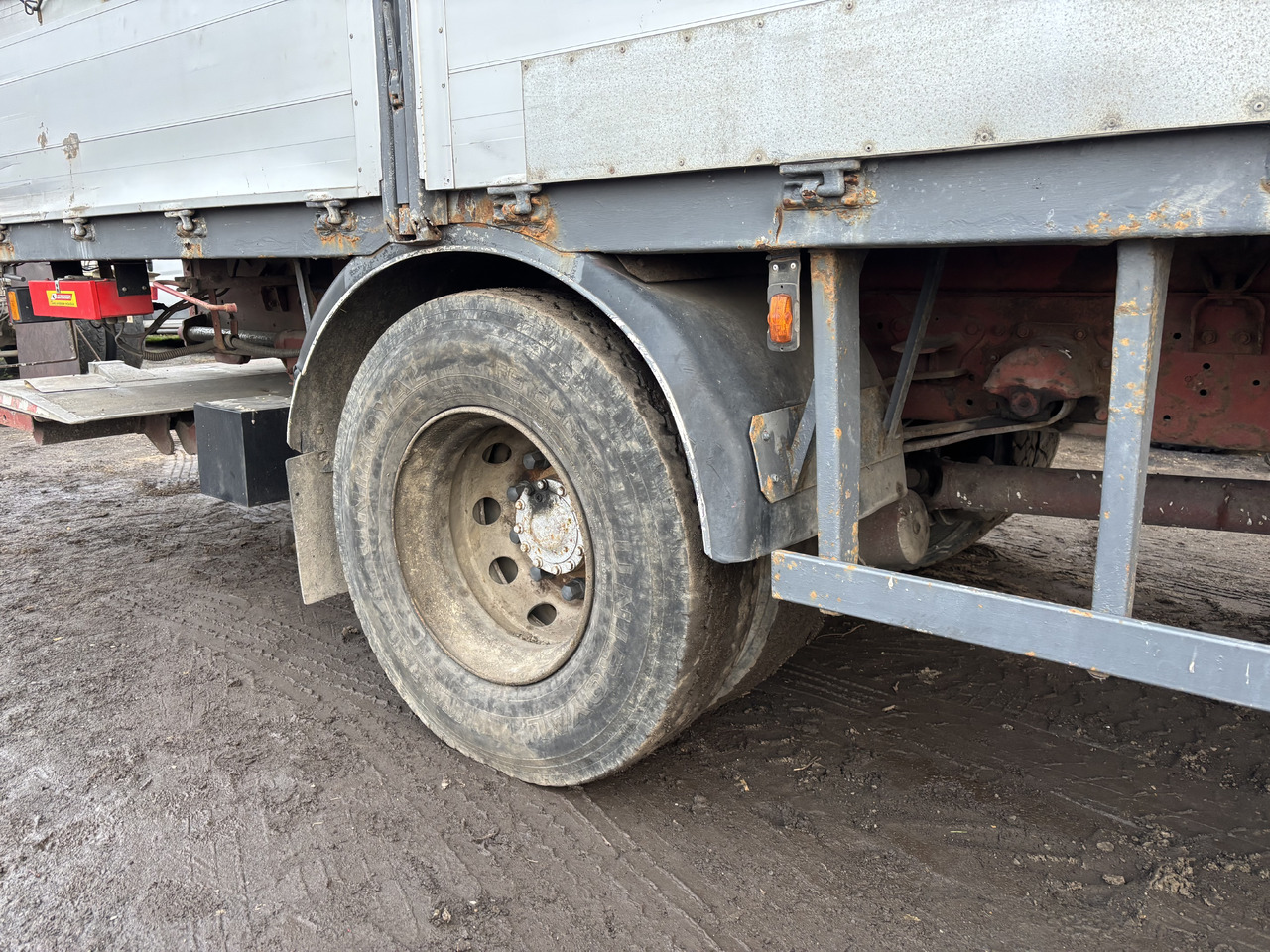 RENAULT Premium 260 - Curtain side truck: picture 2 RENAULT Premium 260 - Curtain side truck: picture 2