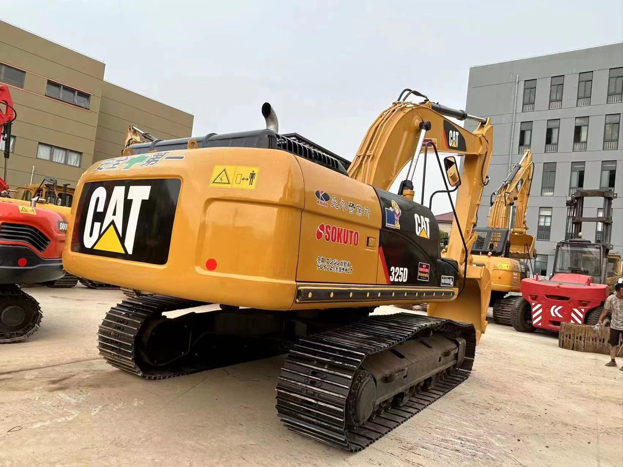CATERPILLAR 325D - Crawler excavator: picture 3 CATERPILLAR 325D - Crawler excavator: picture 3