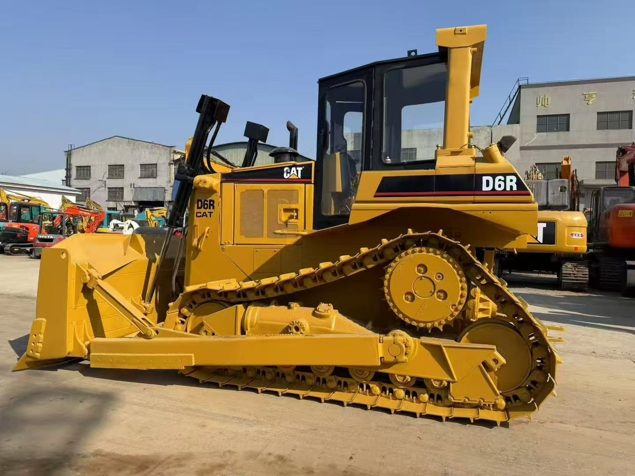 CATERPILLAR D6R - Bulldozer: picture 3 CATERPILLAR D6R - Bulldozer: picture 3