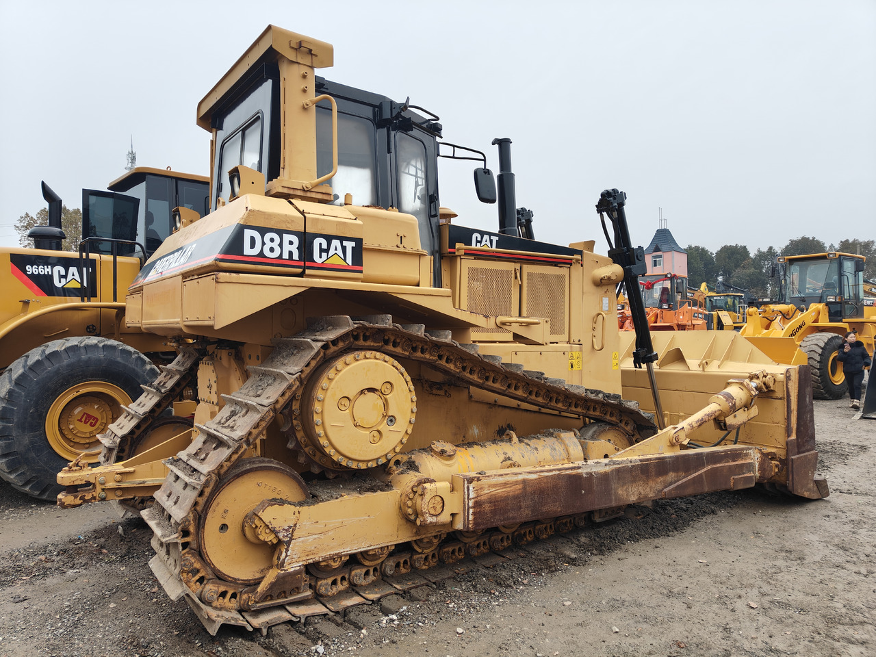 CATERPILLAR D8R - Bulldozer: picture 1 CATERPILLAR D8R - Bulldozer: picture 1