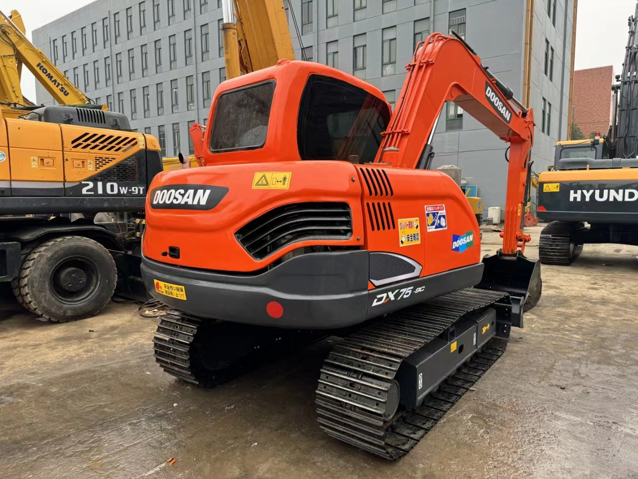DOOSAN DX75-9C - Crawler excavator: picture 2 DOOSAN DX75-9C - Crawler excavator: picture 2