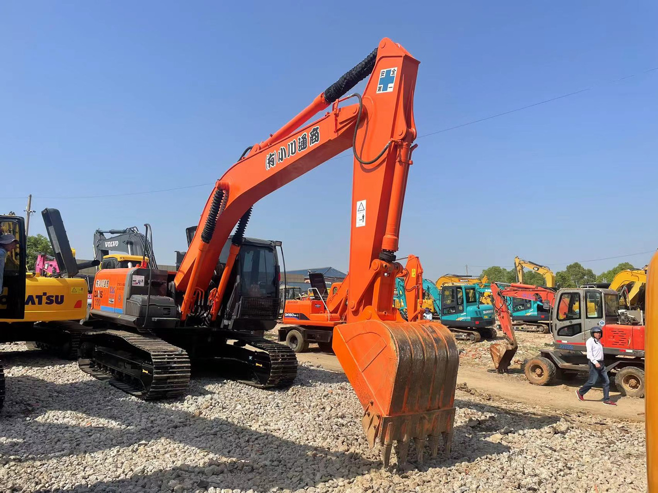 HITACHI ZX200-3 - Crawler excavator: picture 2 HITACHI ZX200-3 - Crawler excavator: picture 2