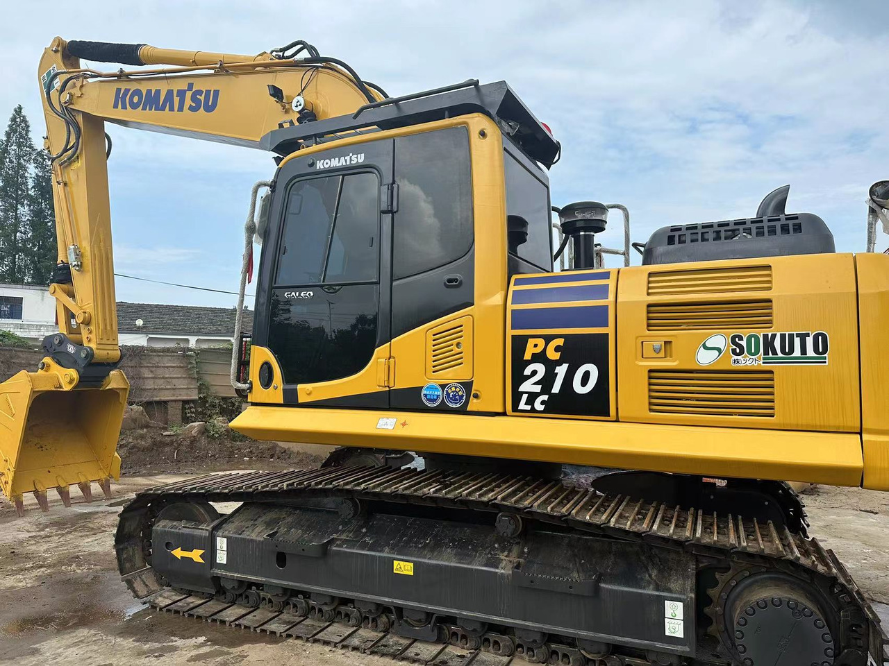 KOMATSU PC210-8 - Crawler excavator: picture 4 KOMATSU PC210-8 - Crawler excavator: picture 4