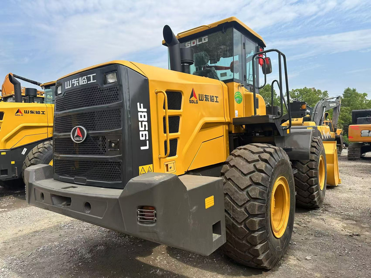 SDLG LG958F - Wheel loader: picture 3 SDLG LG958F - Wheel loader: picture 3