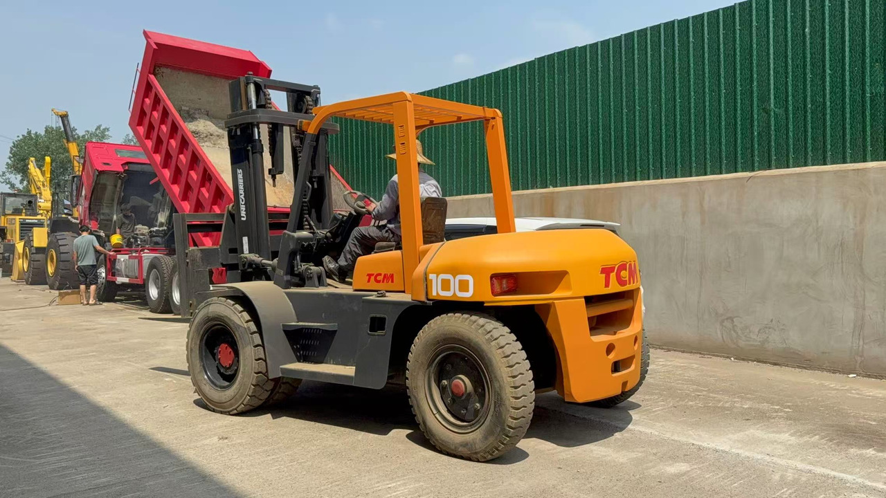 TCM FD100 - Diesel forklift: picture 2 TCM FD100 - Diesel forklift: picture 2