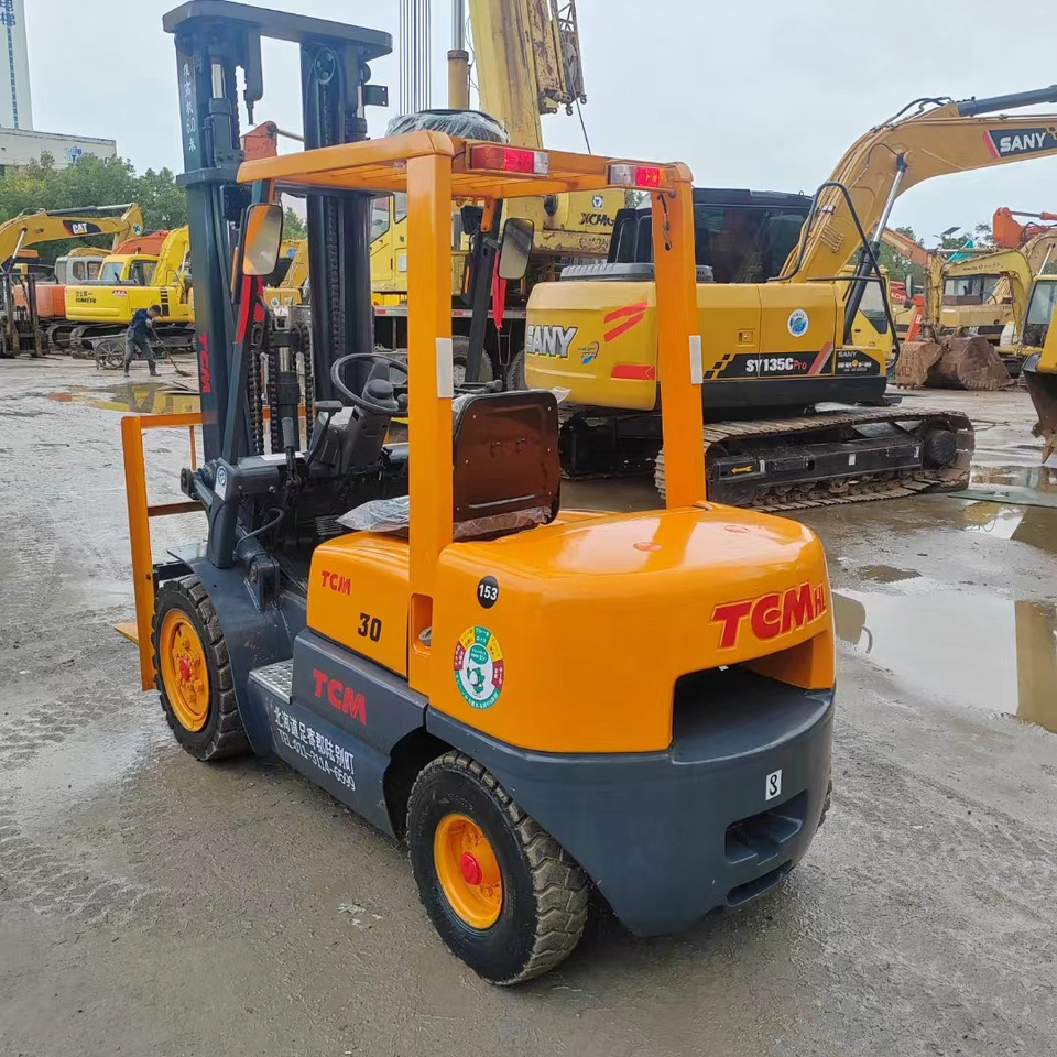 TCM FD30 - Diesel forklift: picture 3 TCM FD30 - Diesel forklift: picture 3