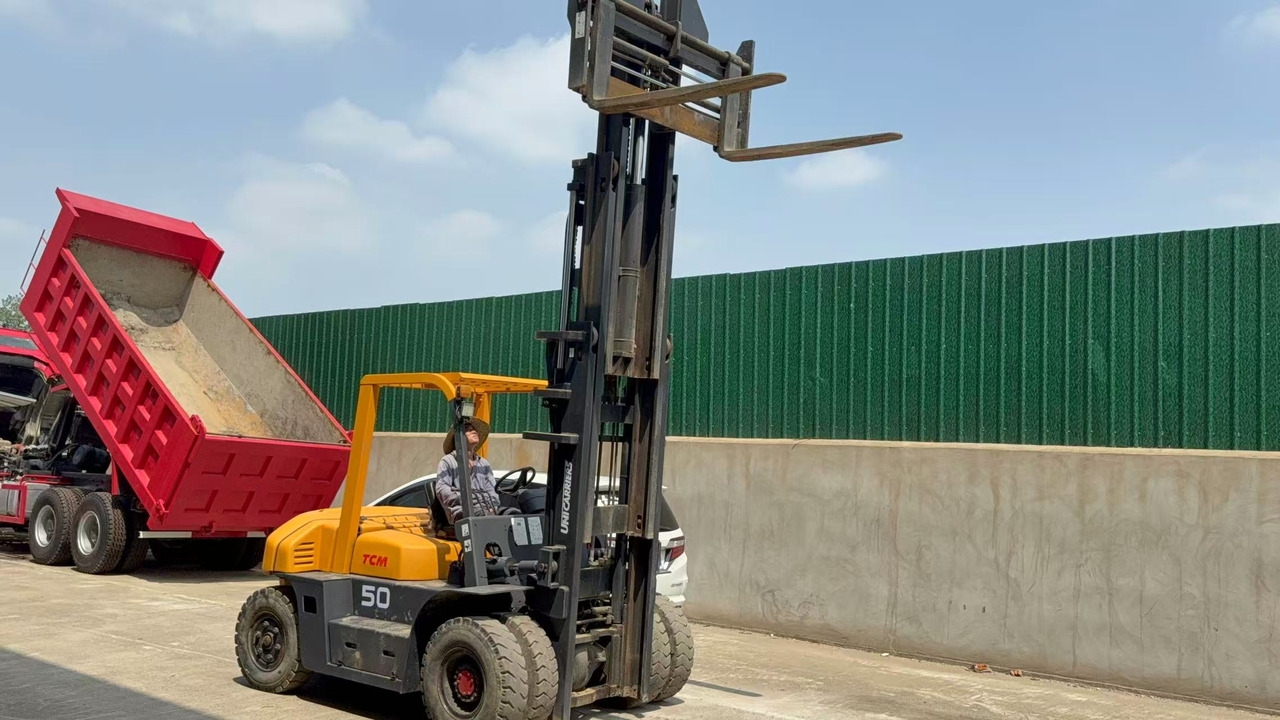 TCM FD50 - Diesel forklift: picture 3 TCM FD50 - Diesel forklift: picture 3