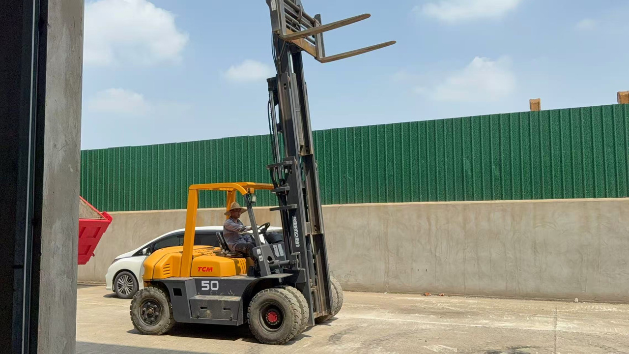 TCM FD50 - Diesel forklift: picture 4 TCM FD50 - Diesel forklift: picture 4