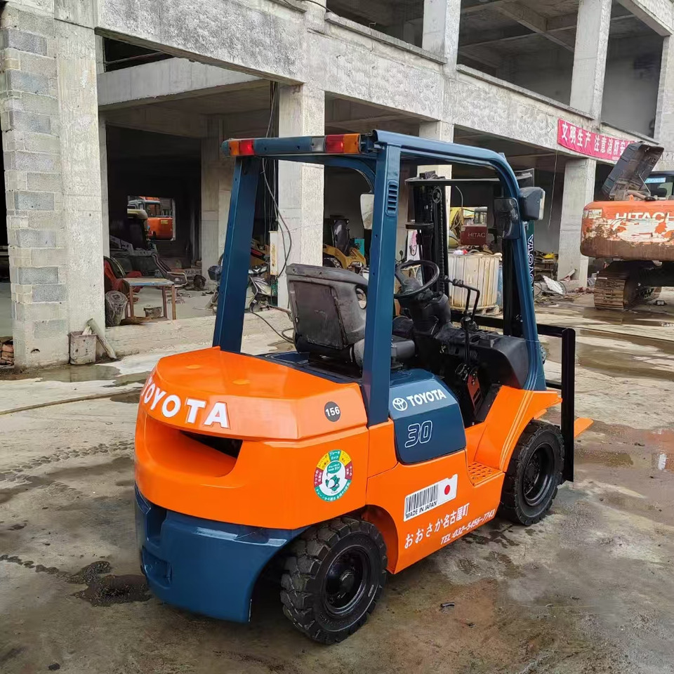 TOYOTA 62-7FD30 - Diesel forklift: picture 3 TOYOTA 62-7FD30 - Diesel forklift: picture 3
