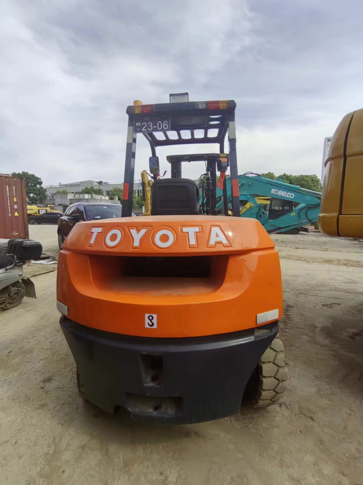 TOYOTA 62-7FD50 - Diesel forklift: picture 4 TOYOTA 62-7FD50 - Diesel forklift: picture 4