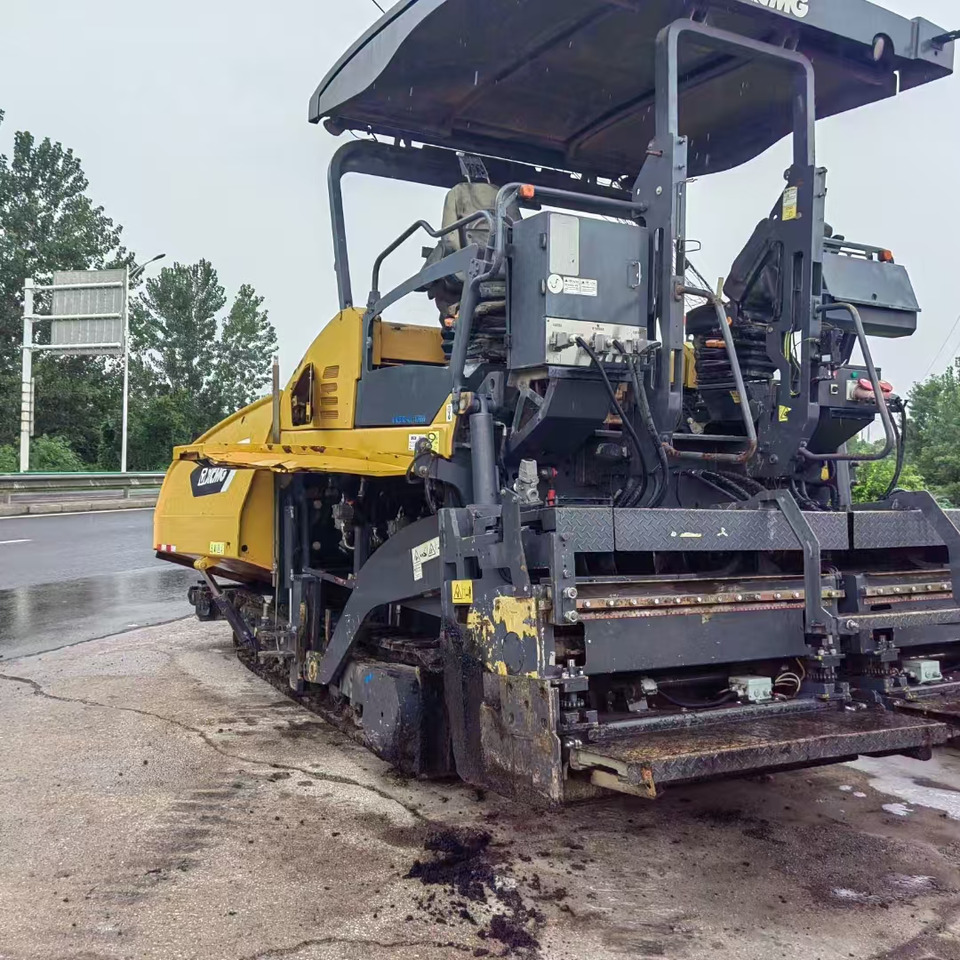 XCMG RP803 - Asphalt paver: picture 2 XCMG RP803 - Asphalt paver: picture 2